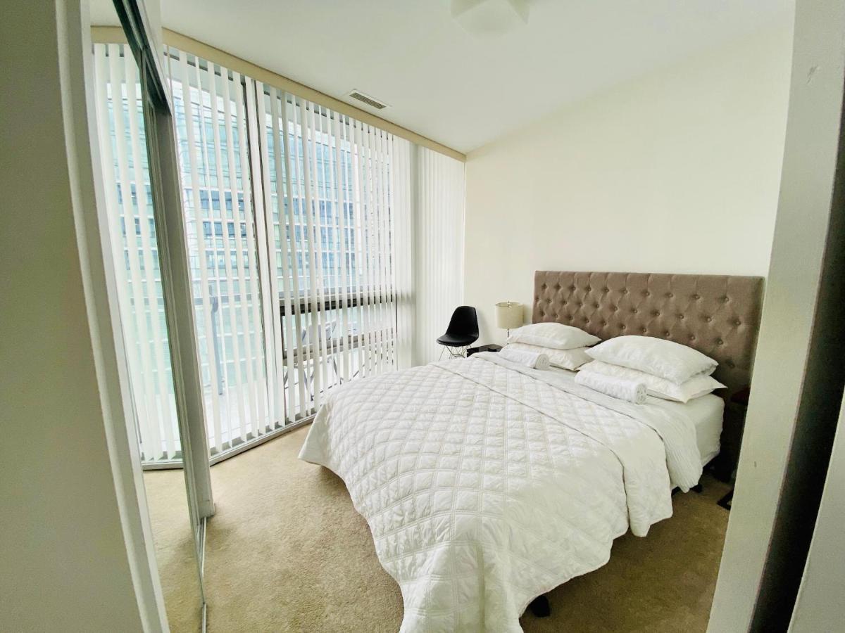 Corporate Suite Торонто Экстерьер фото